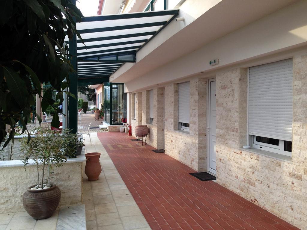 Hotel Galaxy Krepeni Extérieur photo